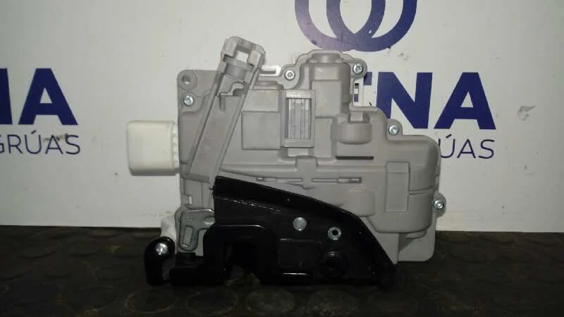 Foto de CERRADURA PUERTA TRASERA DERECHA SIN MARCA SIN MODELO referencia 1P0839016