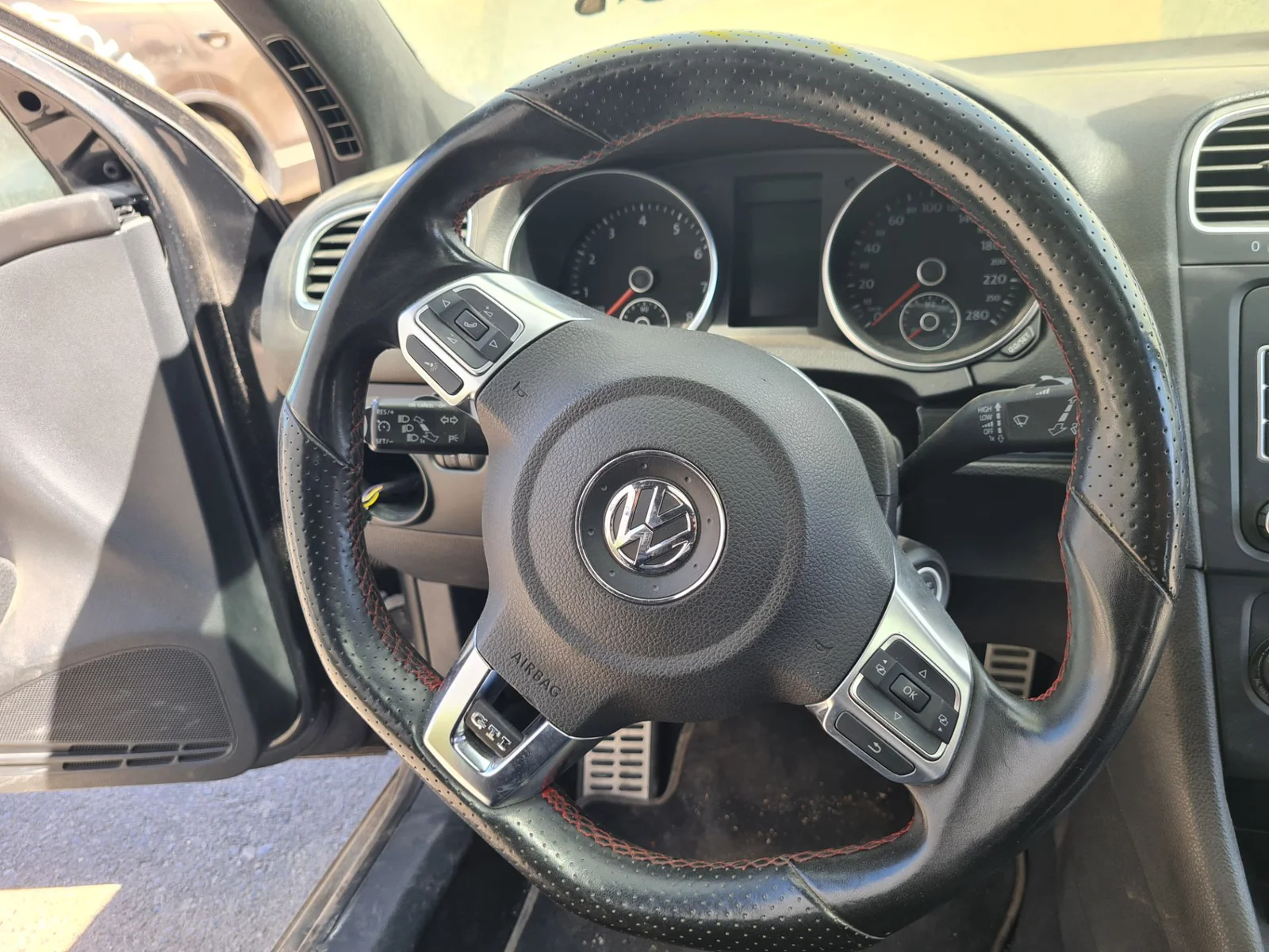 Foto de VOLANTE VOLKSWAGEN GOLF VI (5K1)(10.2008)