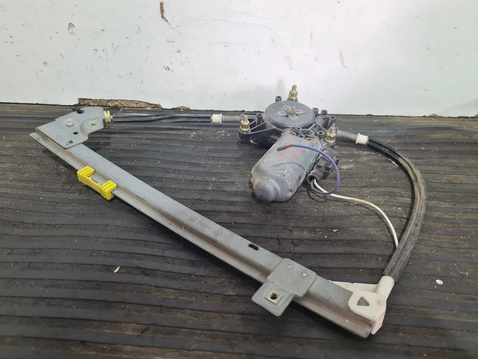 Foto de ELEVALUNAS TRASERO DERECHO RENAULT SCENIC I (JA...) referencia 112206