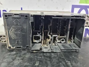Foto de CAJA RELES / FUSIBLES SIN MARCA SIN MODELO referencia 142664 foto 3