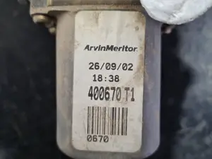 Foto de ELEVALUNAS TRASERO DERECHO SIN MARCA SIN MODELO referencia 400670 foto 3