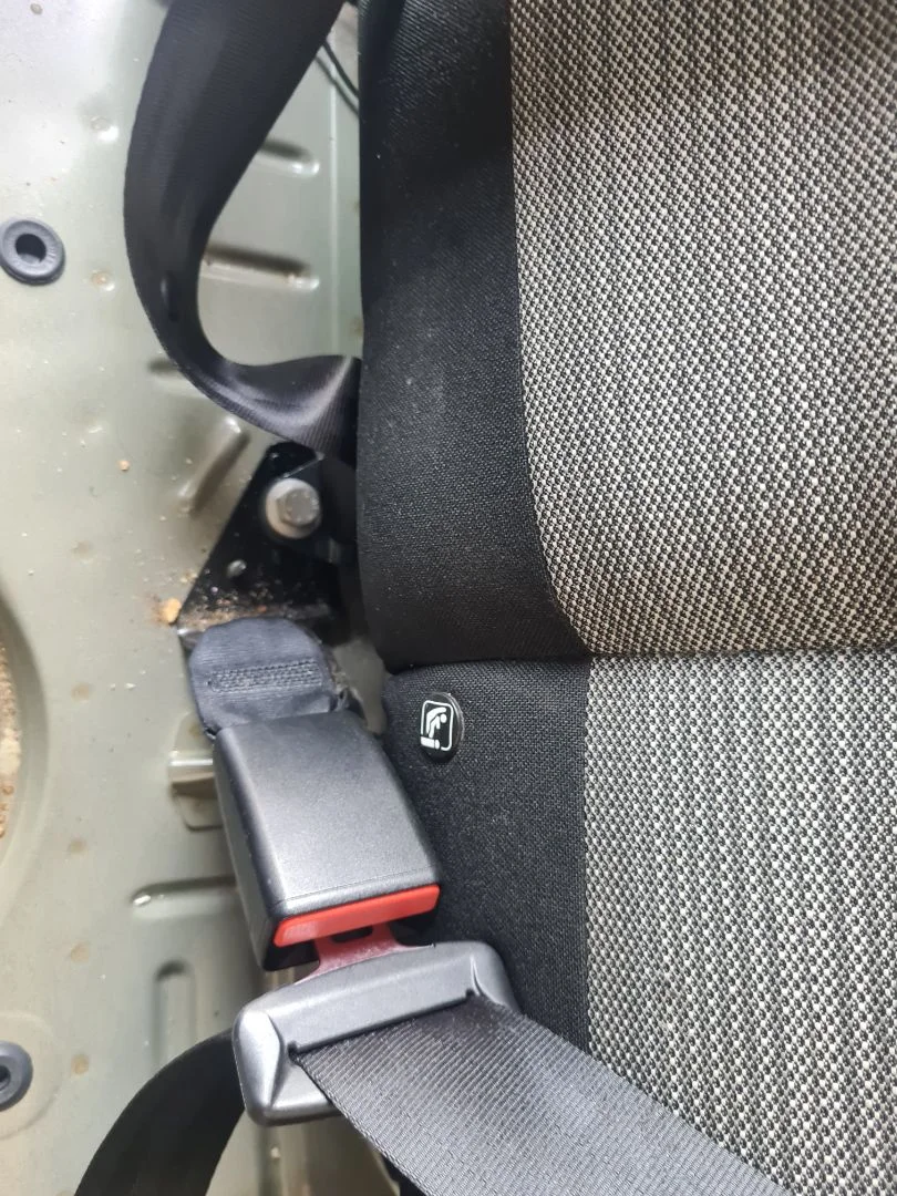 Foto de ENGANCHE CINTURON TRASERO IZQUIERDO CITROEN C3