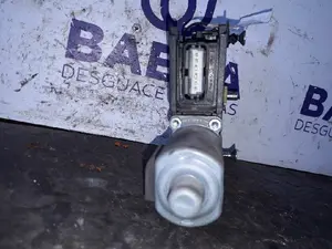 Foto de MOTOR ELEVALUNAS DELANTERO DERECHO SIN MARCA SIN MODELO foto 3