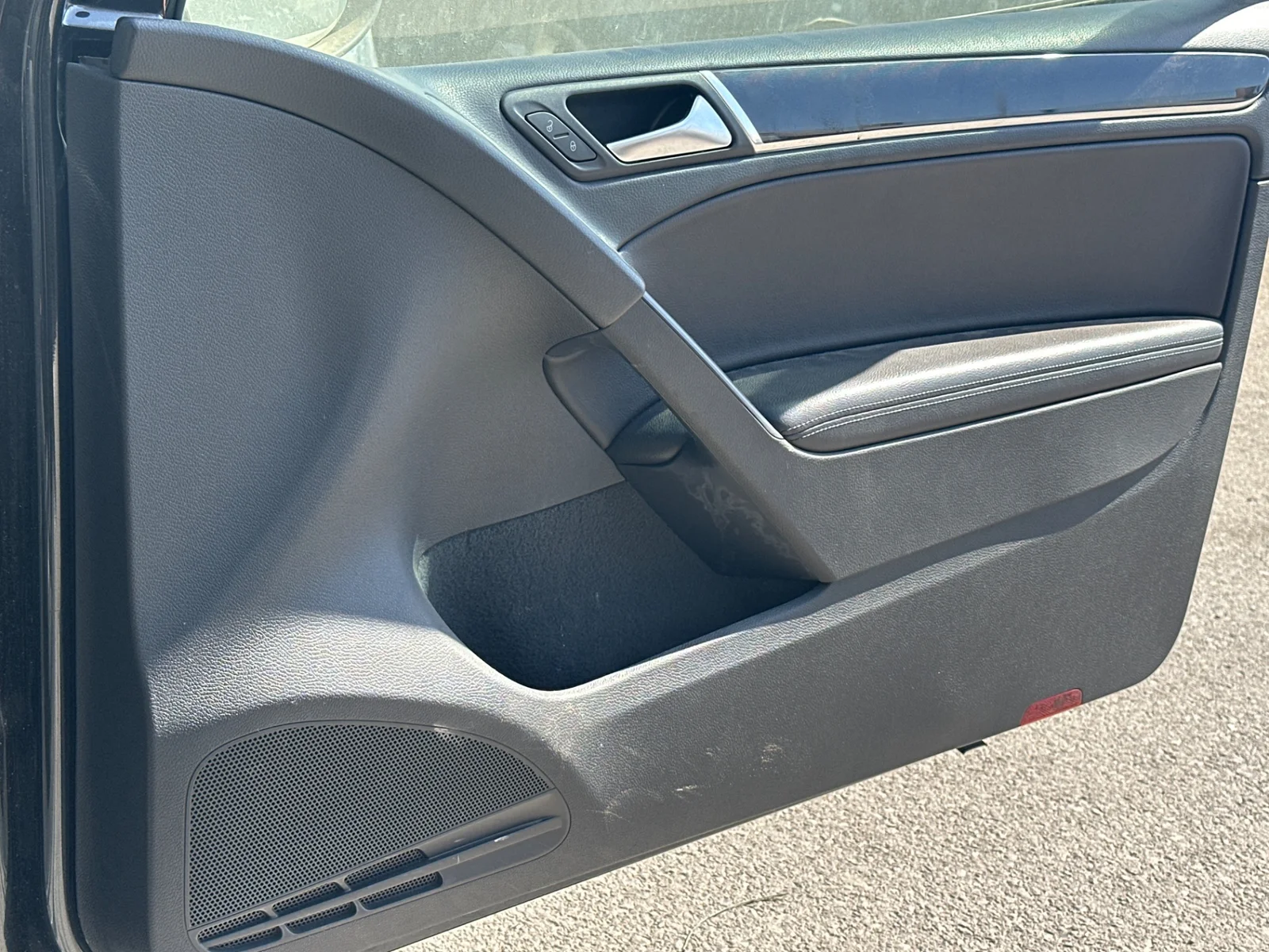 Foto de GUARNECIDO PUERTA DELANTERA DERECHA VOLKSWAGEN GOLF VI (5K1)(10.2008)