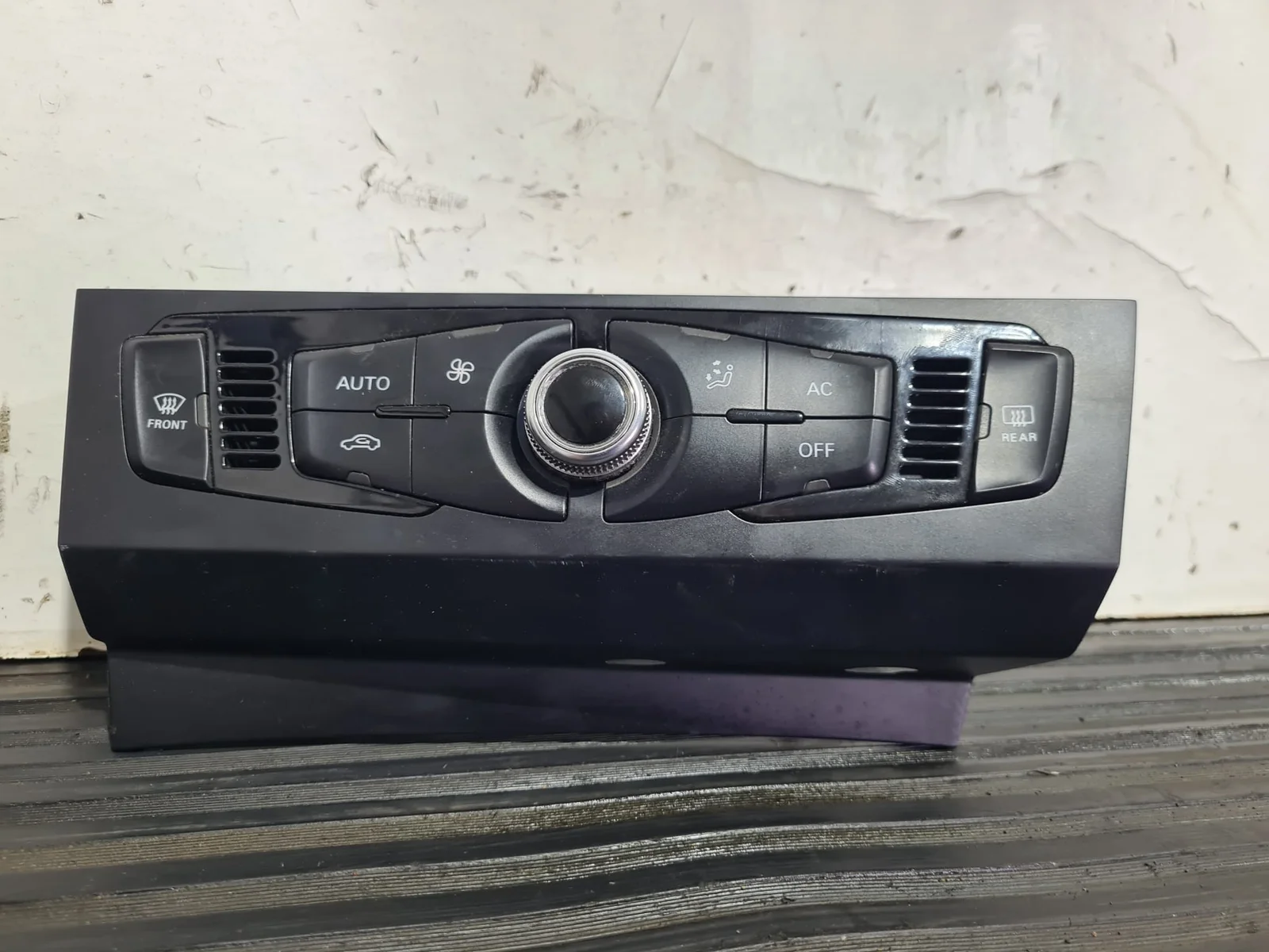 Foto de MANDO CLIMATIZADOR AUDI A4 BERLINA (8K2) referencia 8K1820043AF