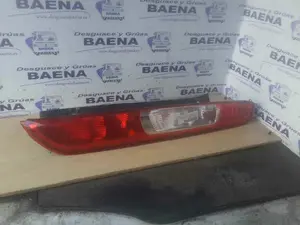 Foto de PILOTO TRASERO DERECHO FORD FOCUS BERLINA (CAP)