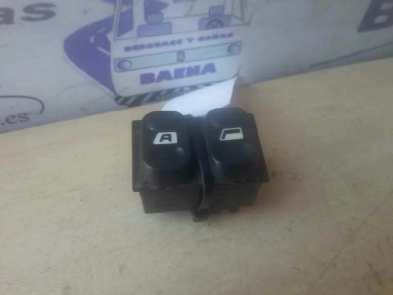 Foto de MANDO ELEVALUNAS DELANTERO IZQUIERDO CITROEN XSARA BERLINA
