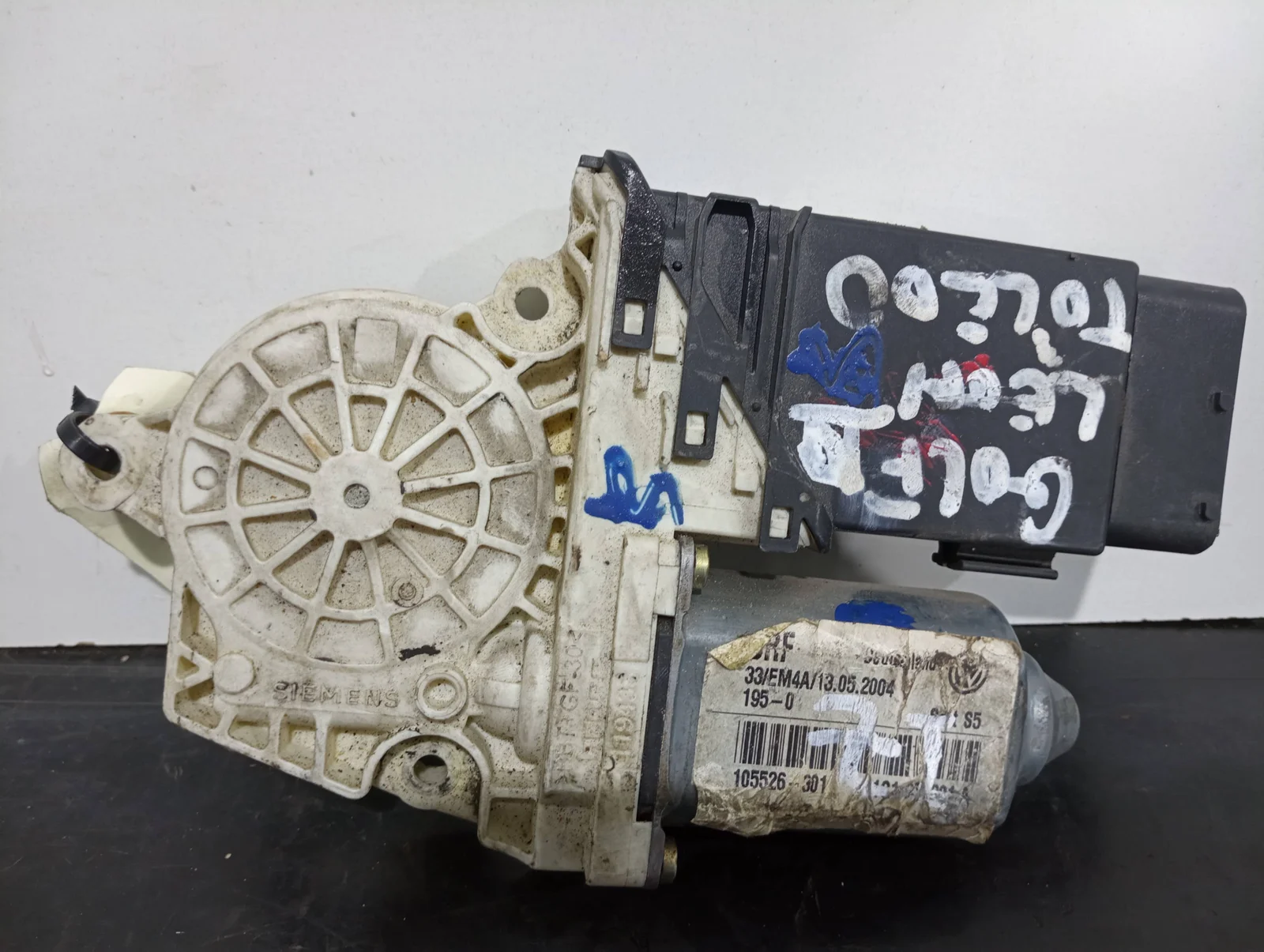 Foto de MOTOR ELEVALUNAS DELANTERO IZQUIERDO SEAT LEON (1M1) referencia 105526301