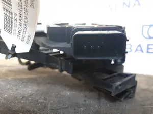 Foto de CERRADURA PUERTA DELANTERA DERECHA FORD FOCUS BERLINA (CAP) referencia R21812AJ foto 2