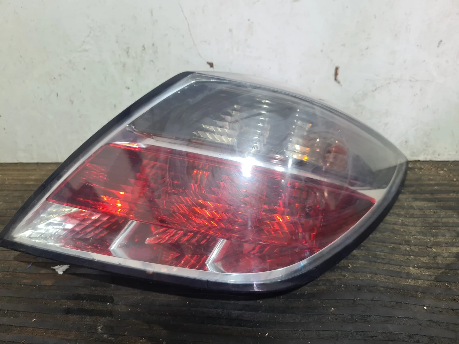 Foto de PILOTO TRASERO DERECHO OPEL ASTRA H GTC referencia 342691834