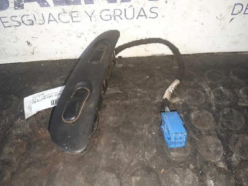 Foto de MANDO ELEVALUNAS DELANTERO DERECHO OPEL VECTRA B BERLINA referencia 90433372