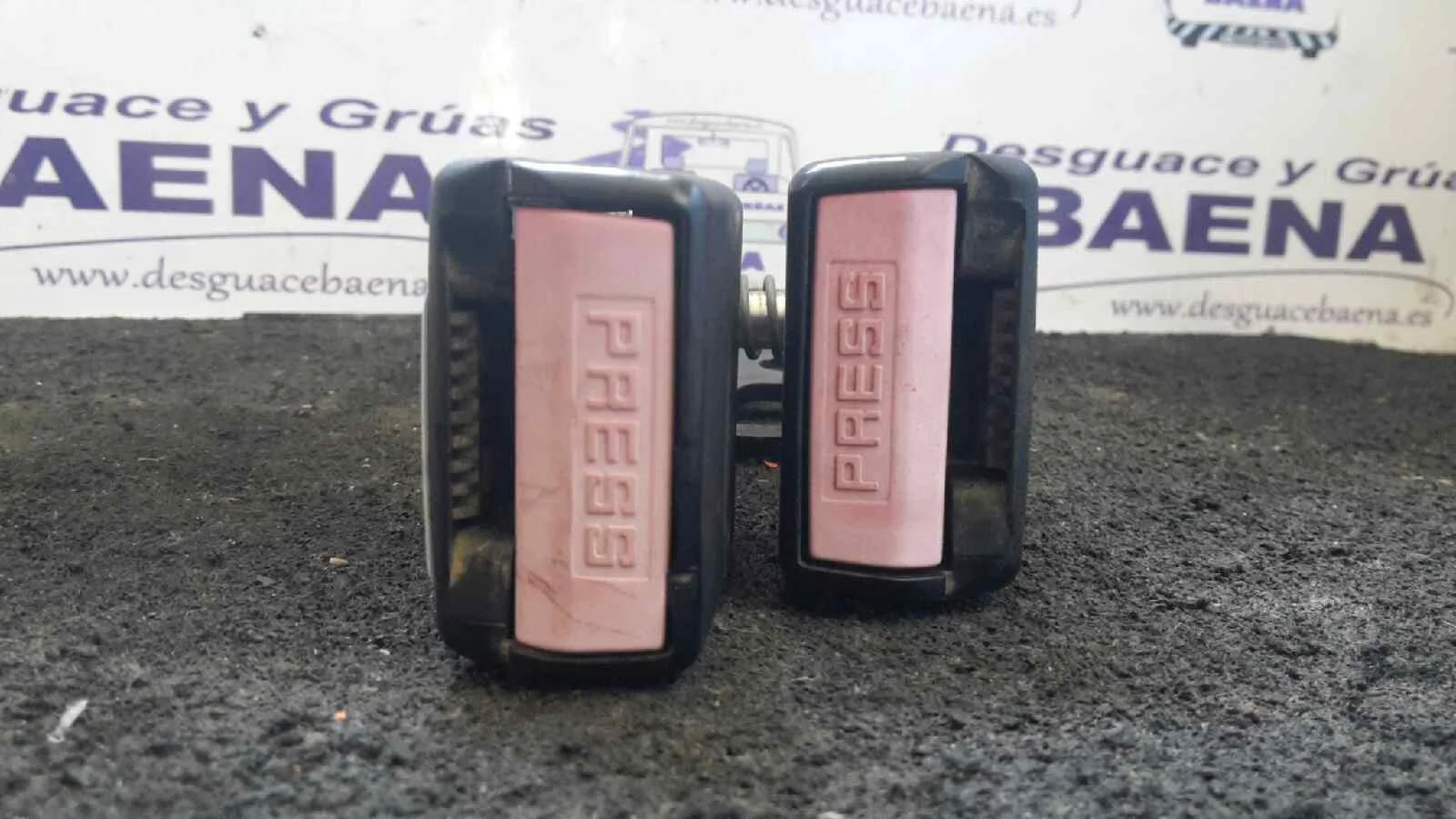 Foto de CINTURON SEGURIDAD TRASERO CENTRAL SIN MARCA SIN MODELO referencia B6021666