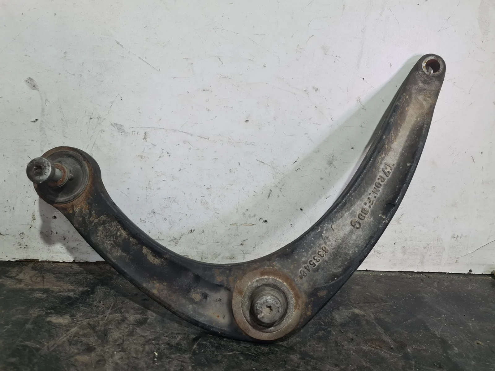 Foto de BRAZO SUSPENSION INFERIOR DELANTERO IZQUIERDO PEUGEOT 308 referencia 833548