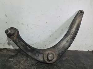 Foto de BRAZO SUSPENSION INFERIOR DELANTERO IZQUIERDO PEUGEOT 308 referencia 833548