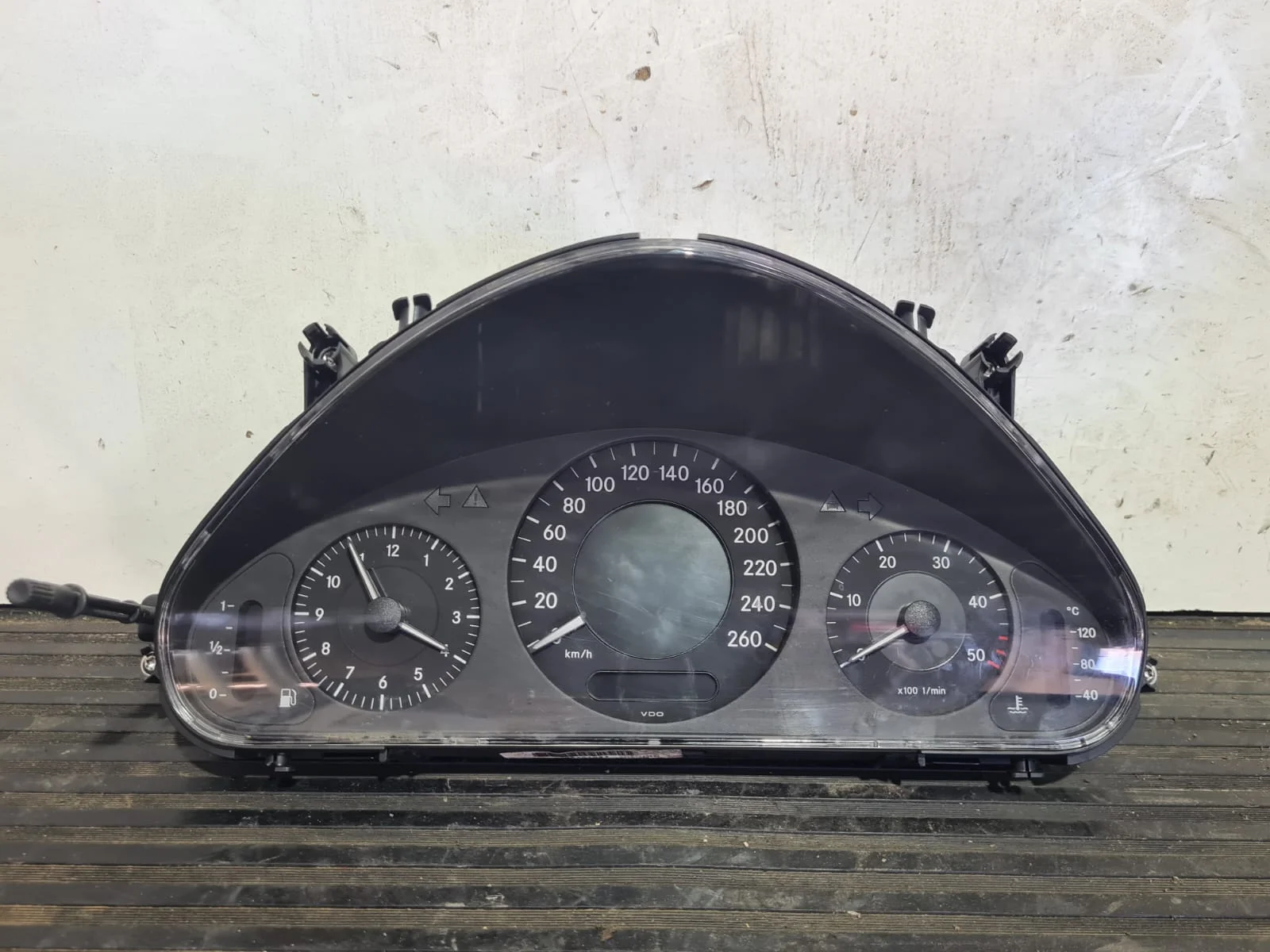 Foto de CUADRO INSTRUMENTOS MERCEDES-BENZ CLASE E (BM 211) BERLINA referencia A2115406048