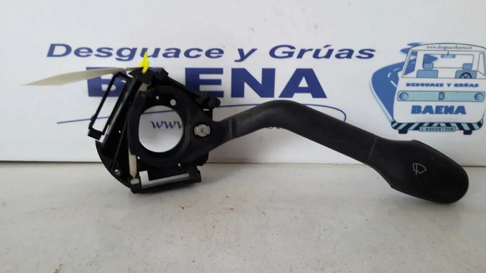 Foto de MANDO LIMPIA SIN MARCA SIN MODELO referencia 6K5953503