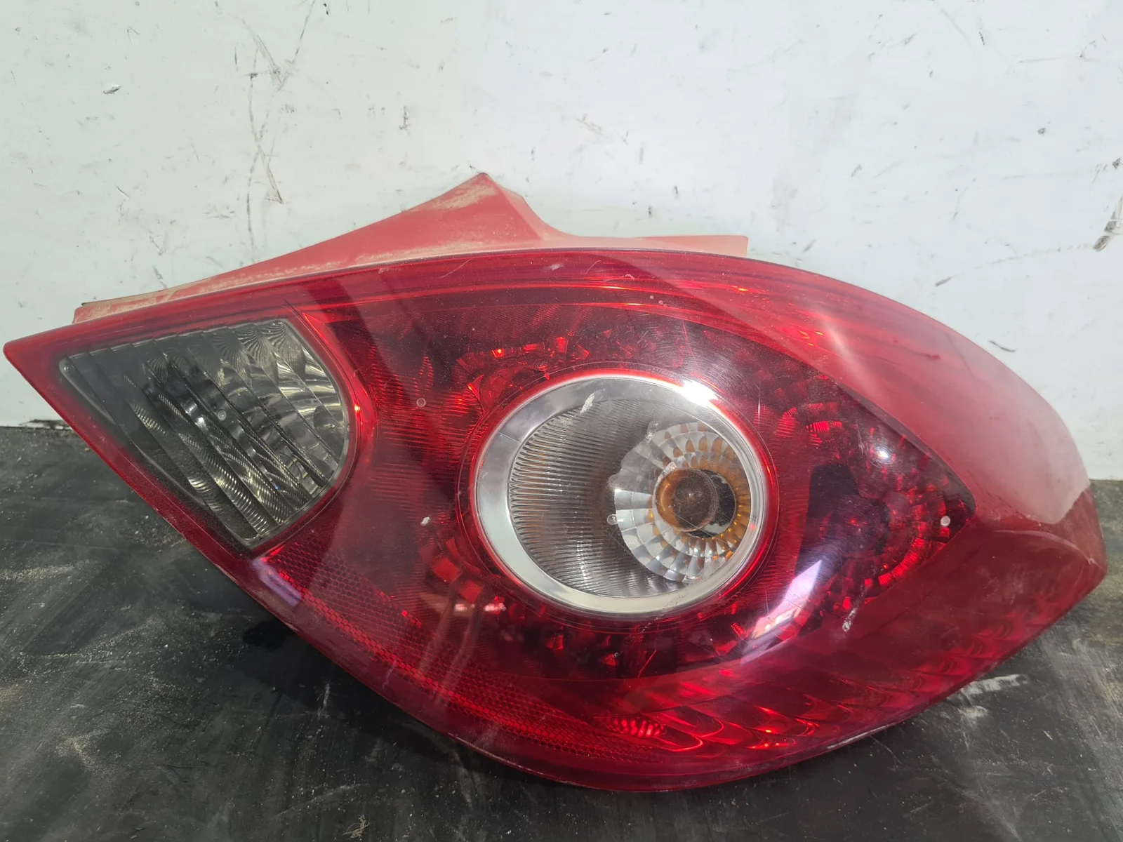 Foto de PILOTO TRASERO DERECHO OPEL CORSA D referencia 13186351