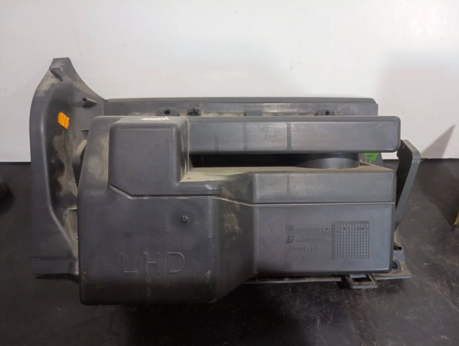 Foto de GUANTERA OPEL CORSA D referencia 13205097