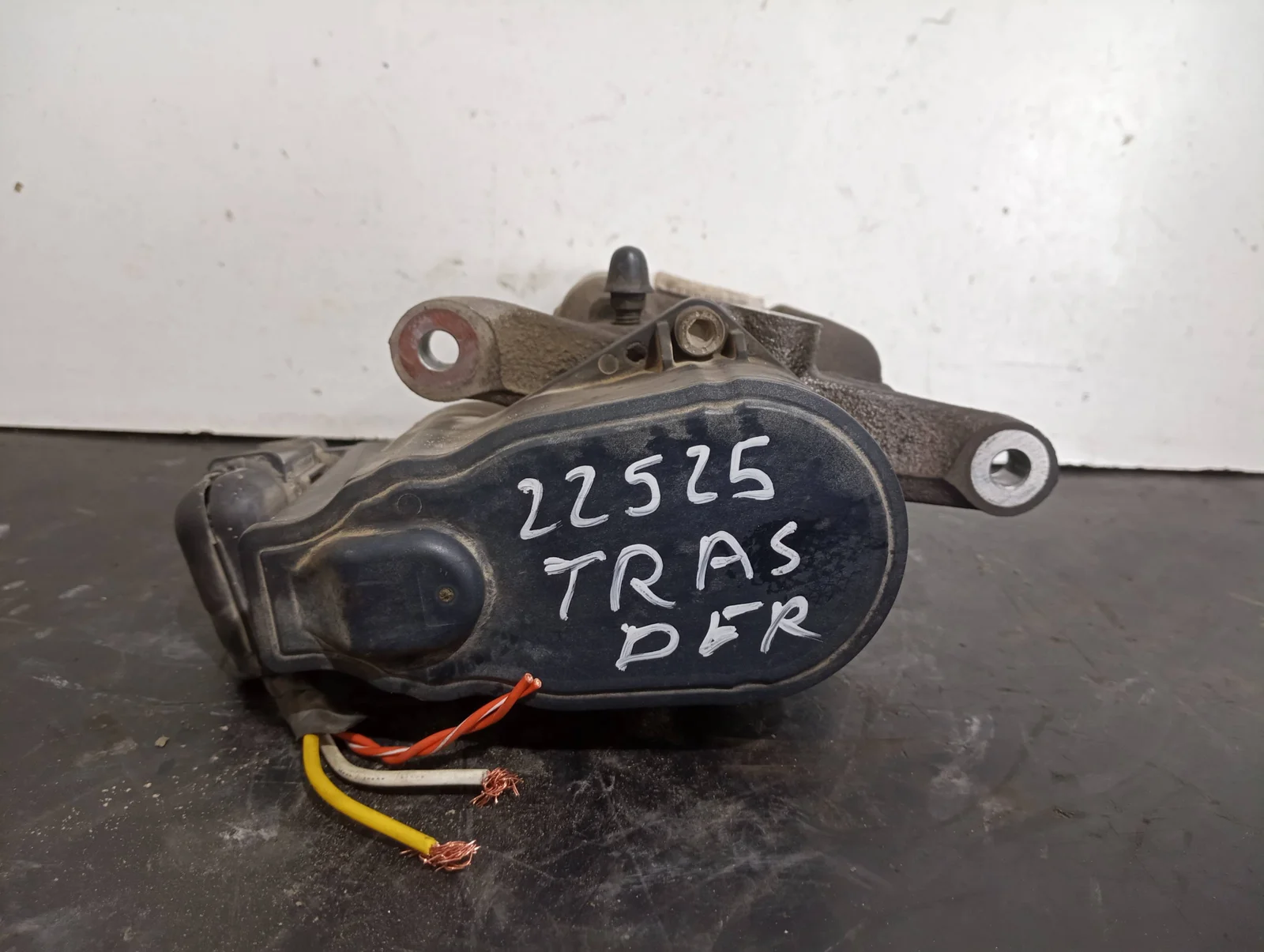 Foto de PINZA DE FRENO TRASERA DERECHA PEUGEOT 308 referencia 0204749603