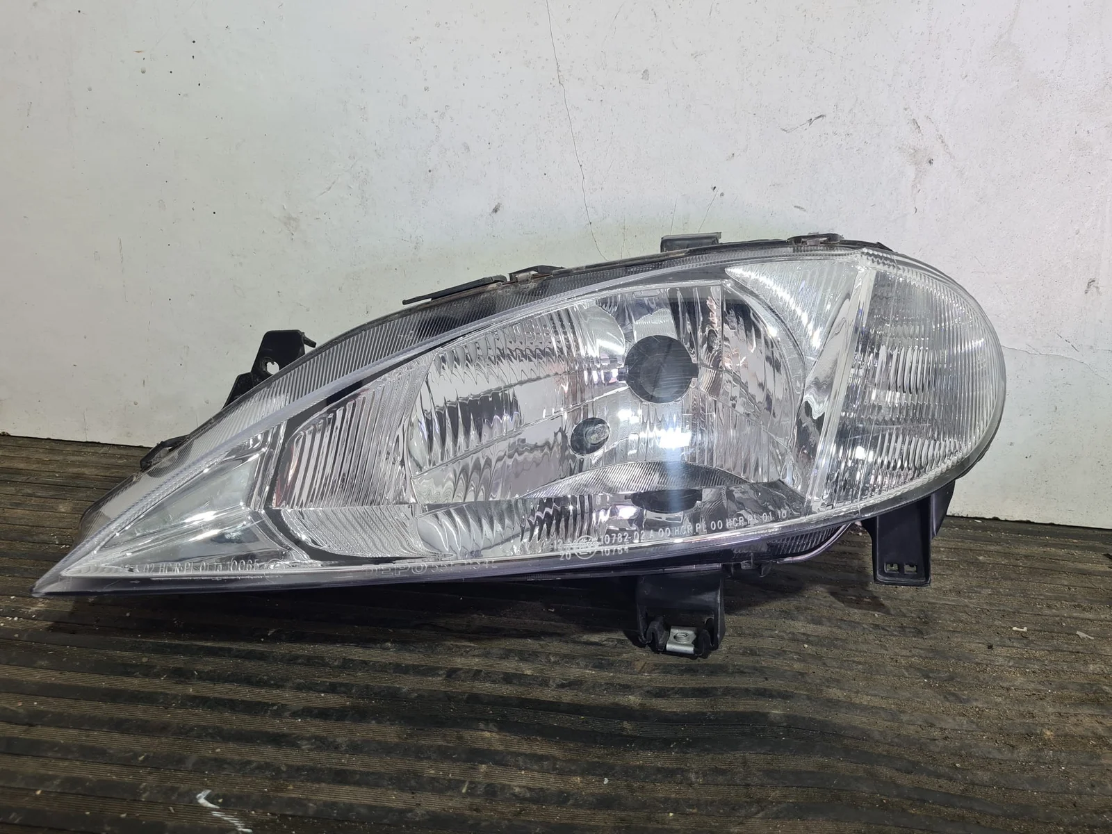 Foto de FARO IZQUIERDO RENAULT MEGANE I FASE 2 BERLINA (BA0) referencia 085511134L
