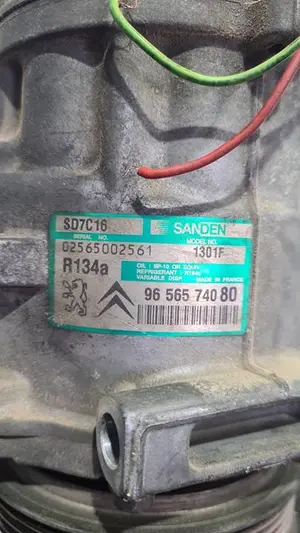 Foto de COMPRESOR AIRE ACONDICIONADO PEUGEOT 407 referencia 9656574080 foto 4