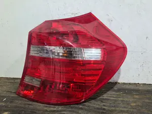 Foto de PILOTO TRASERO DERECHO BMW SERIE 1 BERLINA (E81/E87) referencia 716435605 foto 4