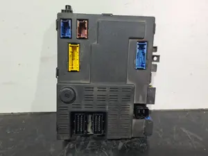 Foto de CAJA RELES / FUSIBLES CITROEN XSARA BERLINA referencia 9644663080