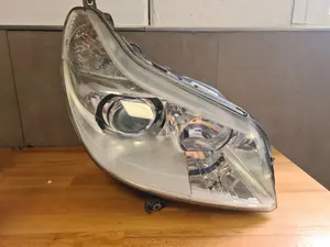 Foto de FARO DERECHO CITROEN C5 BERLINA referencia 9650115380