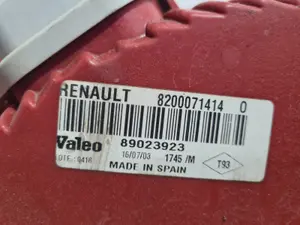 Foto de PILOTO TRASERO DERECHO RENAULT CLIO II FASE II (B/CB0) referencia 8200071414 foto 3