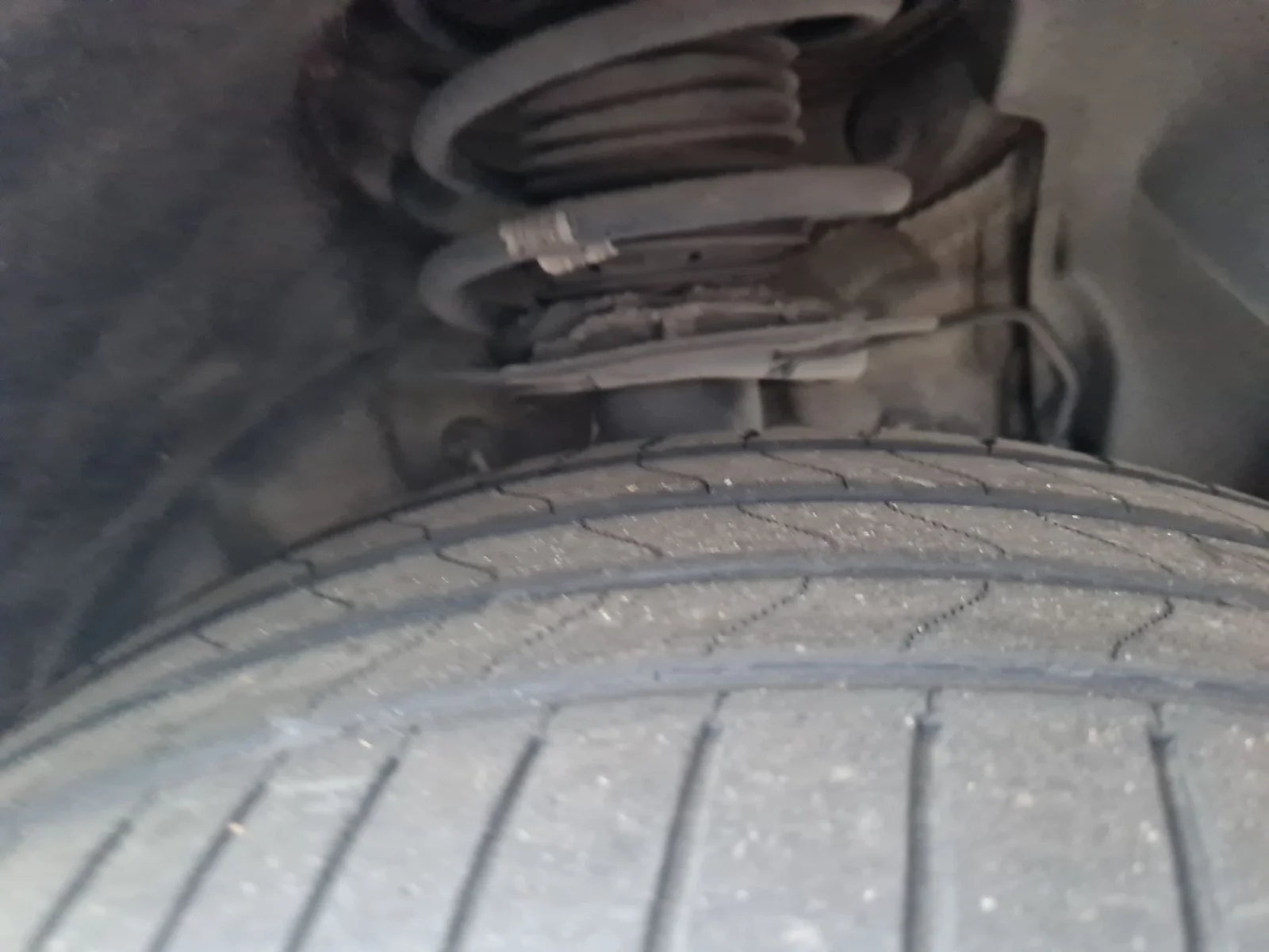 Foto de AMORTIGUADOR DELANTERO DERECHO BMW SERIE 3 FAMILIAR (F31)