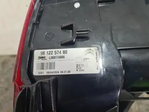 Foto de PILOTO TRASERO DERECHO CITROEN C3 referencia 9812257480 foto 7