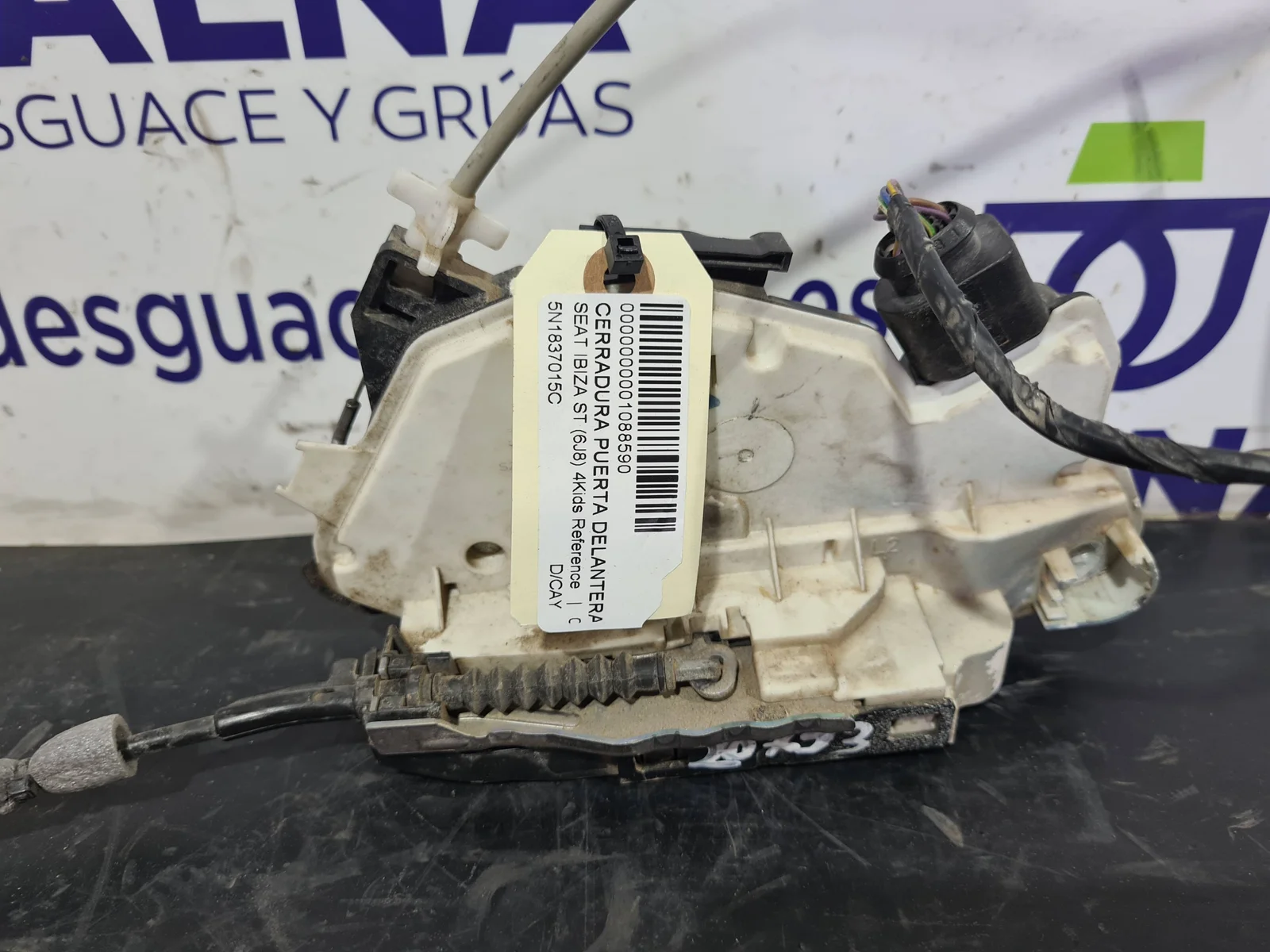 Foto de CERRADURA PUERTA DELANTERA IZQUIERDA SEAT IBIZA ST (6J8) referencia 5N1837015C