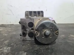 Foto de ABS AUDI A6 AVANT (4B5) referencia 8E0614111AS foto 3