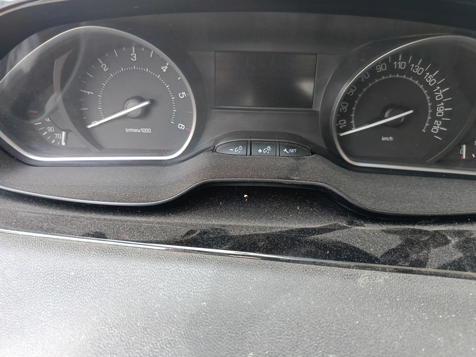 Foto de CUADRO INSTRUMENTOS PEUGEOT 208