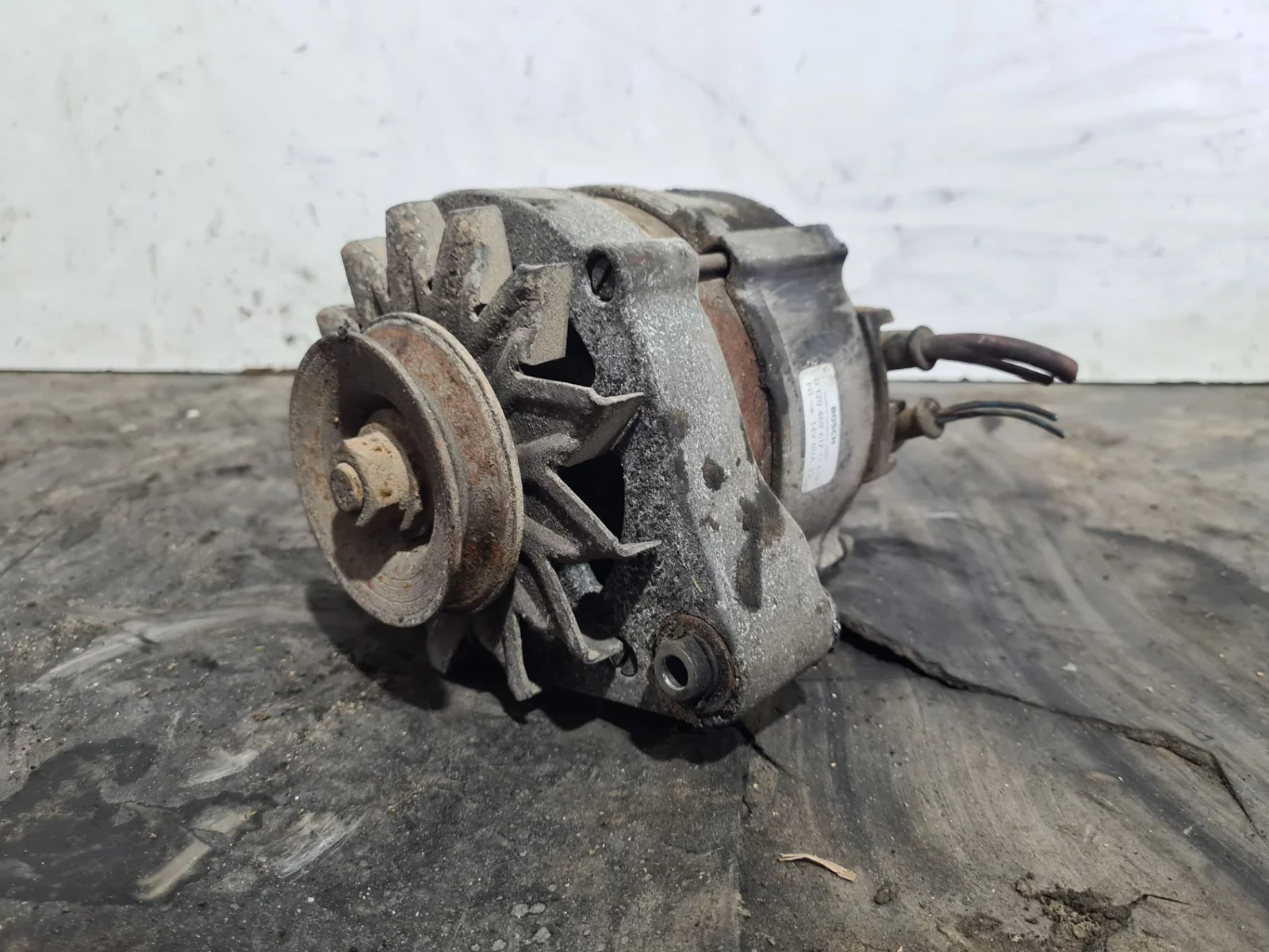 Foto de ALTERNADOR BMW SERIE 5 (E28) referencia 0120469617