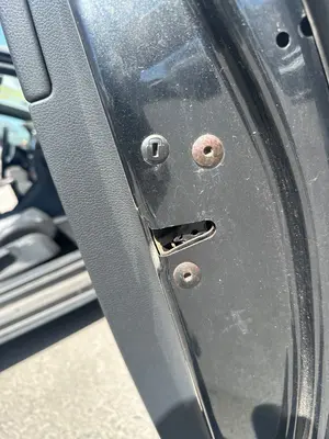 Foto de CERRADURA PUERTA DELANTERA DERECHA VOLKSWAGEN GOLF VI (5K1)(10.2008)