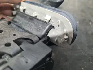 Foto de CINTURON SEGURIDAD TRASERO IZQUIERDO CITROEN C3 referencia 9645936977 foto 3