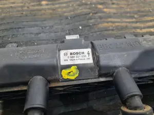 Foto de BOBINA ENCENDIDO PEUGEOT 206 referencia 0986221035 foto 3
