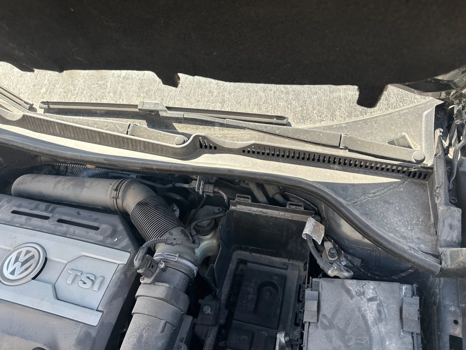 Foto de BRAZO LIMPIA DELANTERO IZQUIERDO VOLKSWAGEN GOLF VI (5K1)(10.2008)
