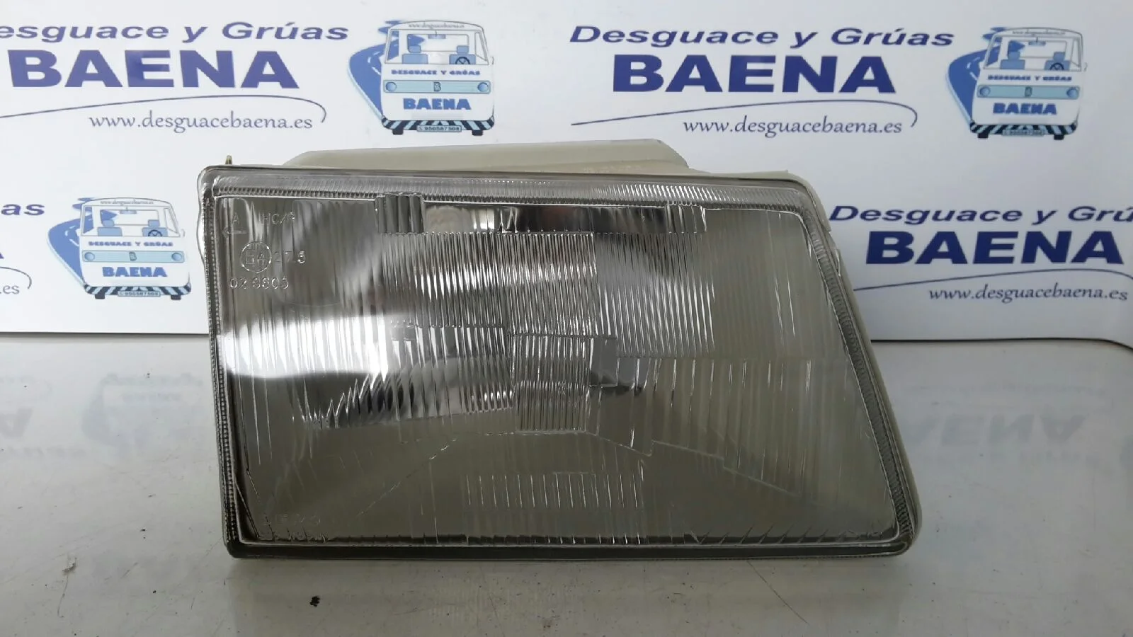Foto de FARO DERECHO SIN MARCA SIN MODELO