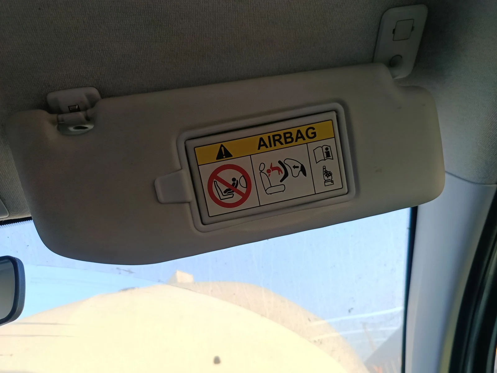 Foto de PARASOL DERECHO PEUGEOT 208