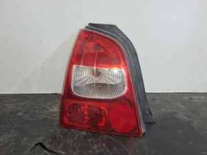 Foto de PILOTO TRASERO IZQUIERDO RENAULT TWINGO II referencia 8200387888 foto 1