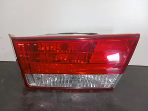 Foto de PILOTO TRASERO DERECHO INTERIOR HYUNDAI SONATA (NF) referencia 60224A