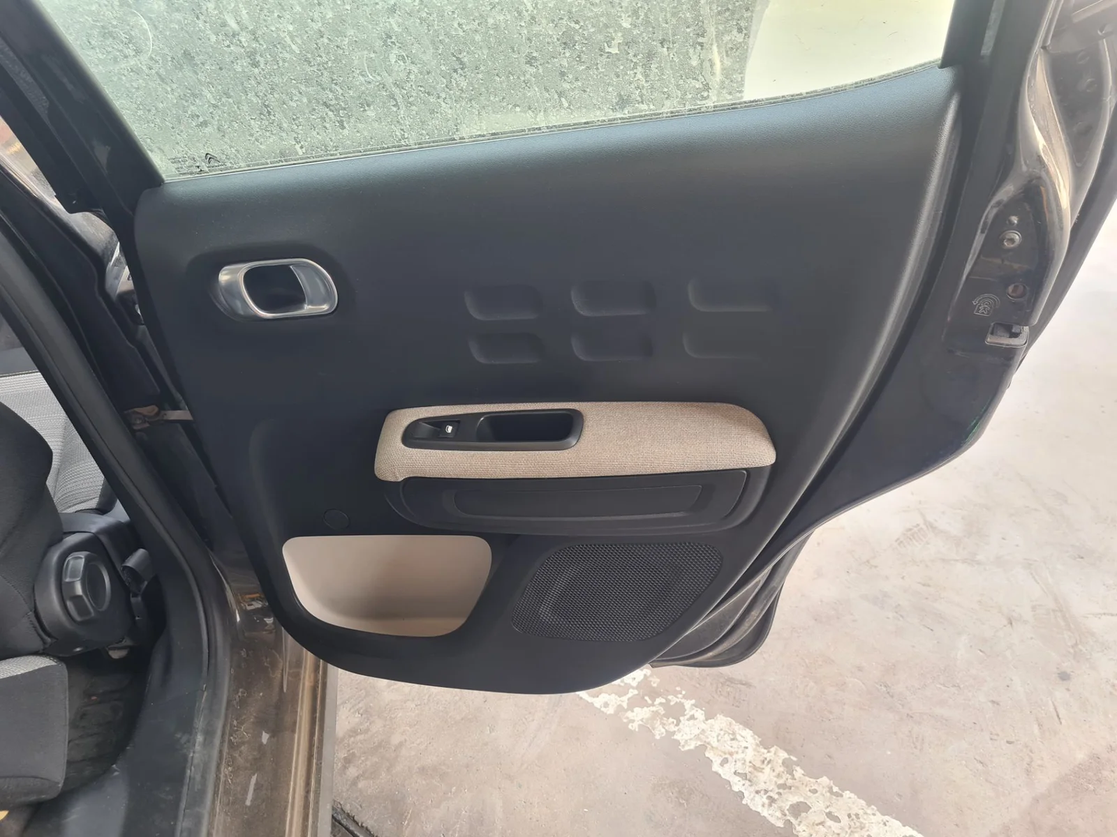 Foto de GUARNECIDO PUERTA TRASERA DERECHA CITROEN C3
