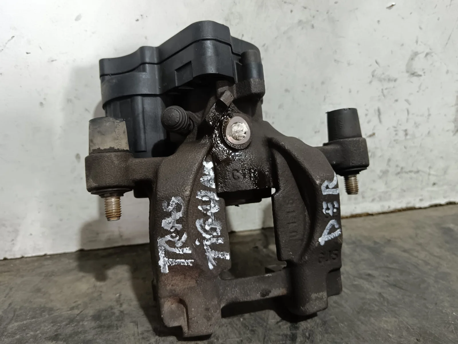 Foto de PINZA DE FRENO TRASERA DERECHA VOLKSWAGEN TIGUAN (5N1) referencia 3Q0615406J