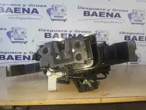 Foto de CERRADURA PUERTA TRASERA IZQUIERDA FORD FOCUS BERLINA (CAP) referencia 4M5AR26413BE foto 2