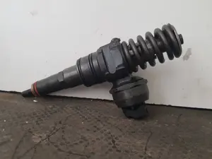 Foto de INYECTOR SIN MARCA SIN MODELO referencia 038130073AJ foto 2