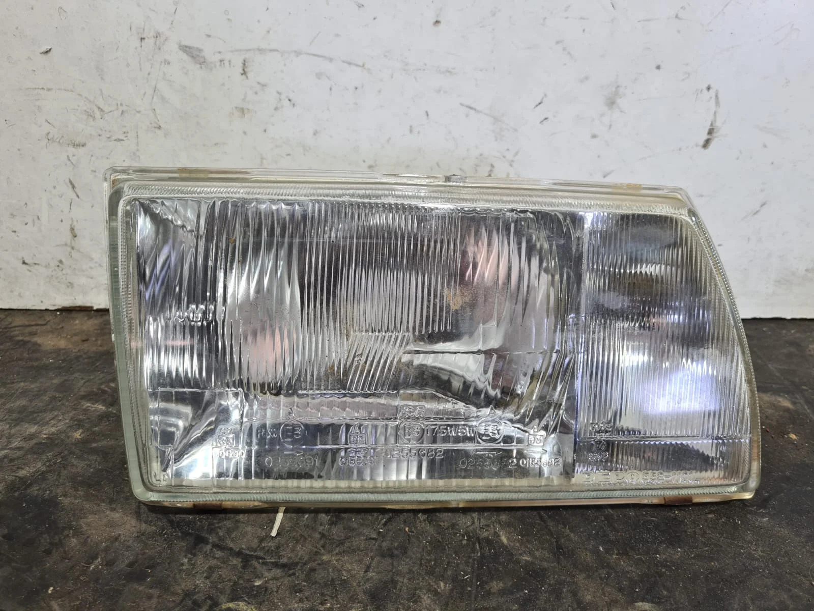 Foto de FARO DERECHO CITROEN SIN MODELO referencia 0255682