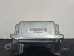 Foto de CENTRALITA AIRBAG TOYOTA YARIS (NCP1/NLP1/SCP1) referencia 8917052040 foto 4