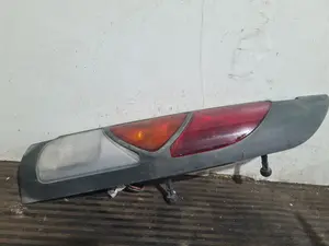 Foto de PILOTO TRASERO DERECHO RENAULT KANGOO I (F/KC0)